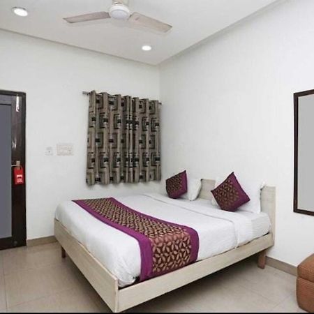 Deluxe Rooms In Jangpura New Delhi Bagian luar foto