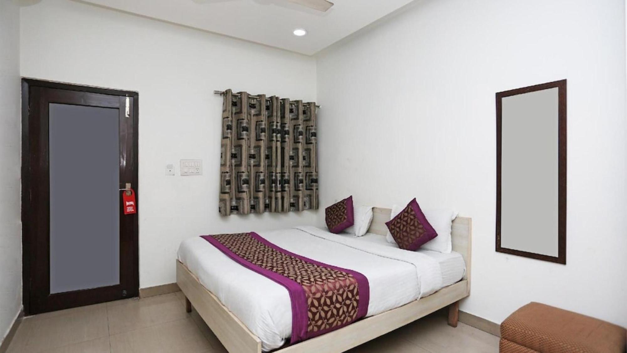 Deluxe Rooms In Jangpura New Delhi Bagian luar foto