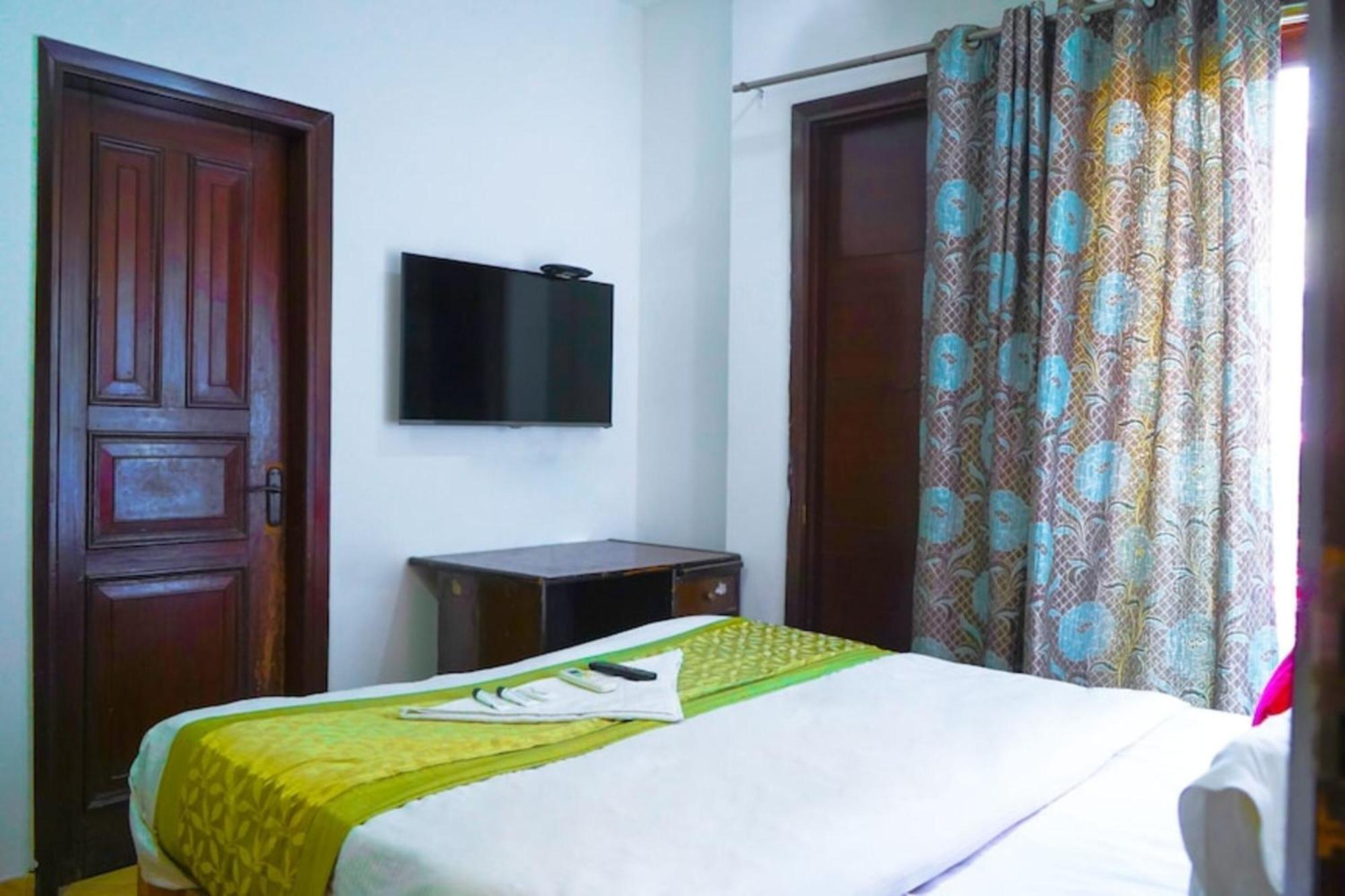 Deluxe Rooms In Jangpura New Delhi Bagian luar foto