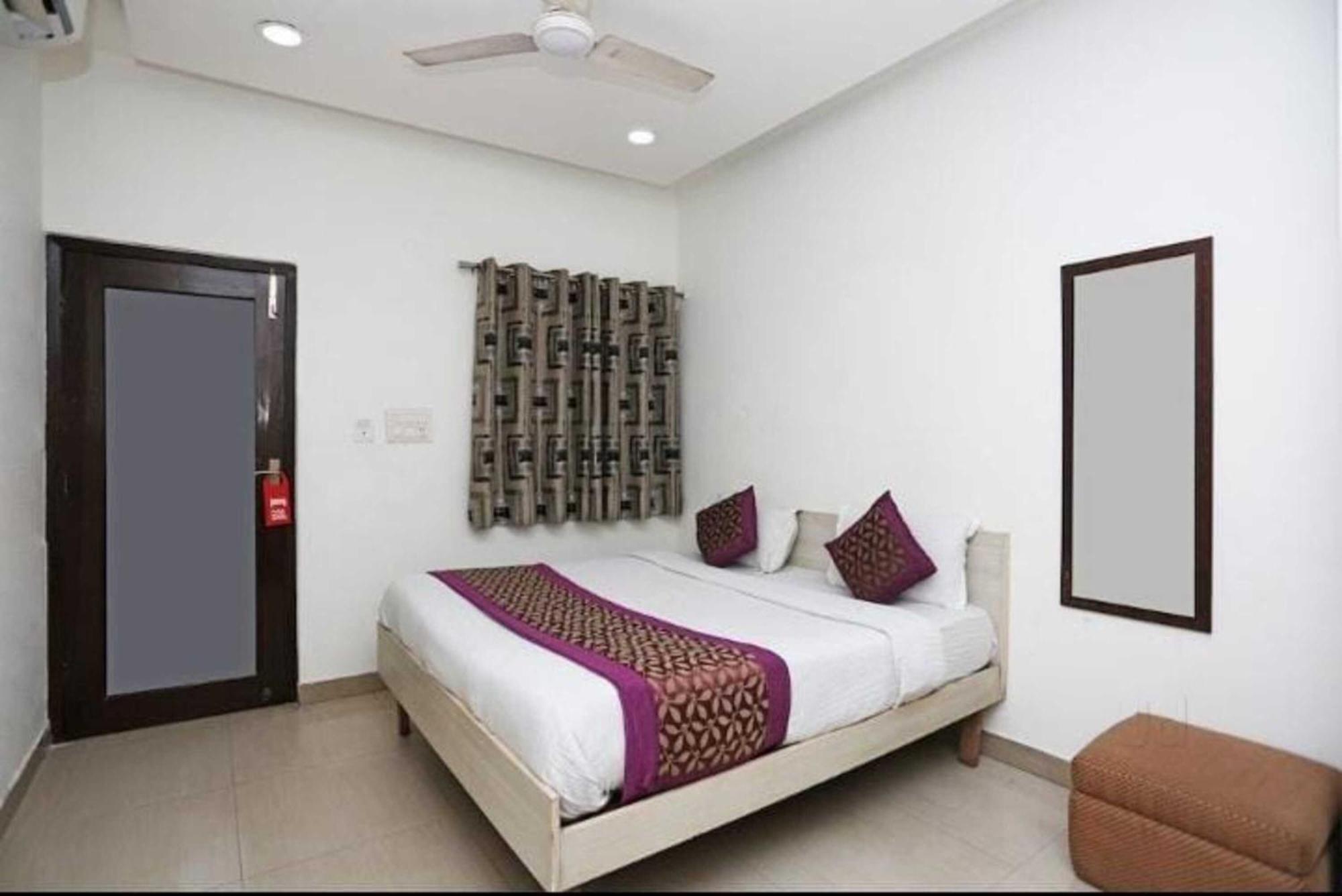 Deluxe Rooms In Jangpura New Delhi Bagian luar foto
