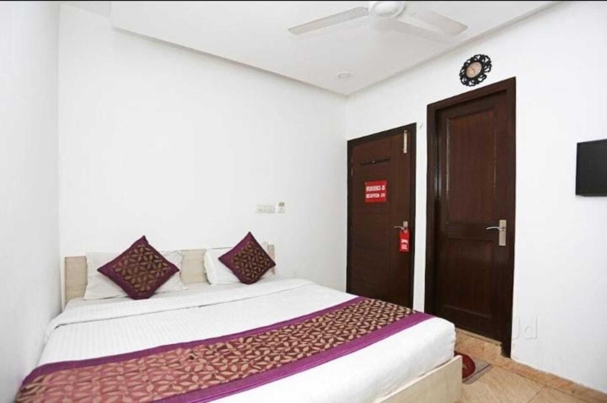 Deluxe Rooms In Jangpura New Delhi Bagian luar foto