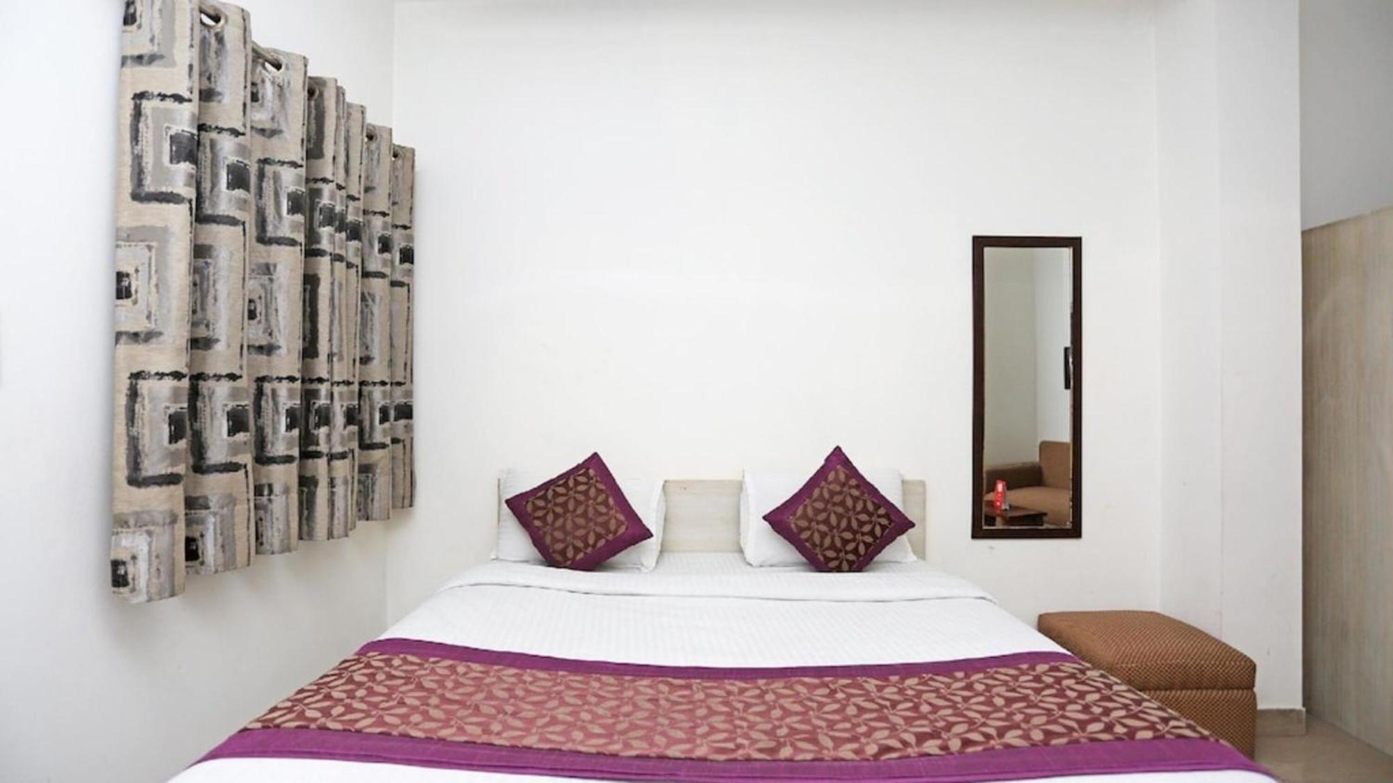 Deluxe Rooms In Jangpura New Delhi Bagian luar foto