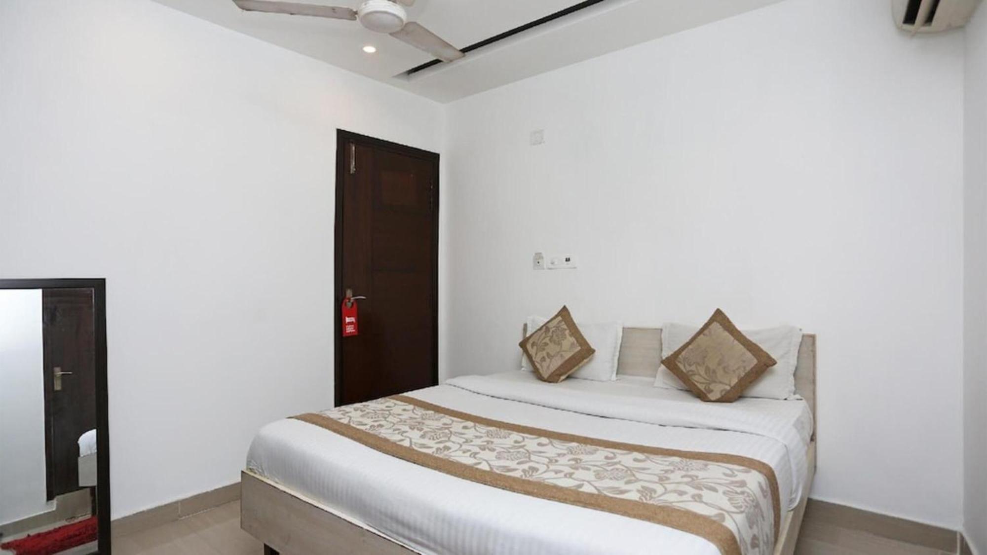 Deluxe Rooms In Jangpura New Delhi Bagian luar foto
